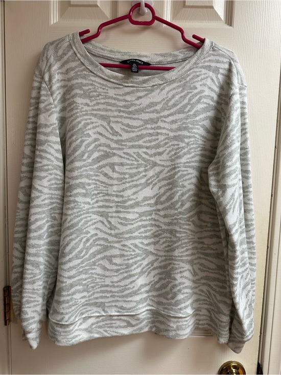 Ellen Tracy Sweaters - Ellen Tracy Cozy Grey Zebra-Print Women's Sweater size LG